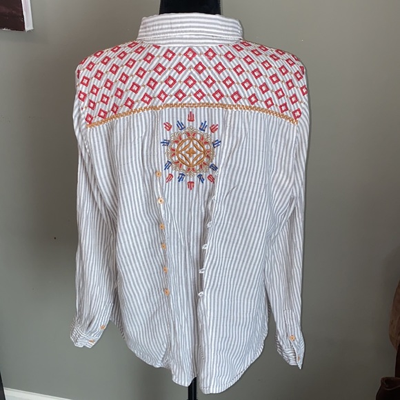 JOHNNY WAS 3J Workshop Embroidered Button Down Top - Picture 3 of 13